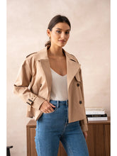 Lataa kuva Galleria-katseluun, Trenssi