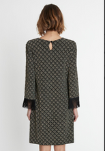 Lataa kuva Galleria-katseluun, Säihkyvä mekko